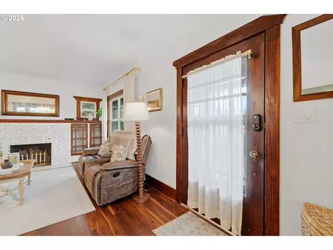 Entry Way - 3249 3rd St, Hubbard, OR 97032 photo 1 of 4