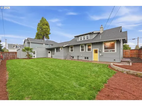 Exterior - 3249 3rd St, Hubbard, OR 97032 photo 9 of 11