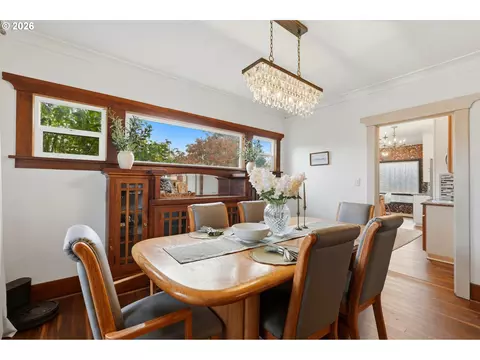 Dining - 3249 3rd St, Hubbard, OR 97032 photo 2 of 3