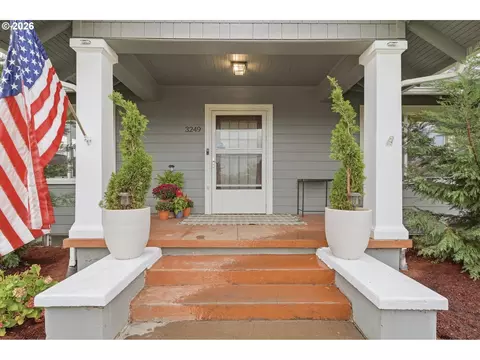 Exterior - 3249 3rd St, Hubbard, OR 97032 photo 6 of 11
