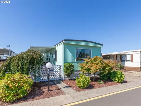 2902 E 2nd St #106, Newberg, OR 97132