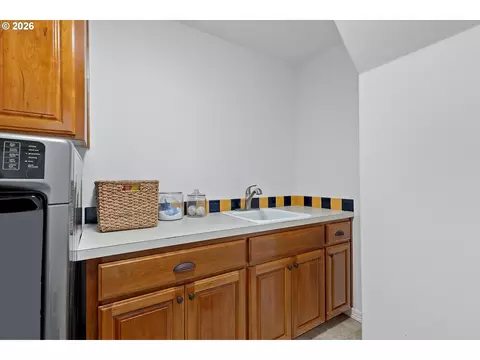 Other - 211 W Hazelnut Dr, Newberg, OR 97132 photo 7 of 10