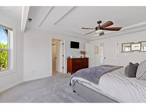 Bedroom - 211 W Hazelnut Dr, Newberg, OR 97132 photo 6 of 6