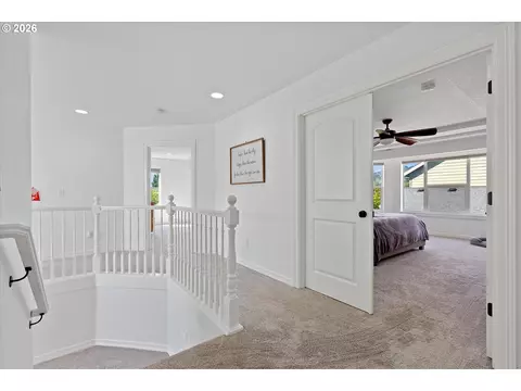 Entry Way - 211 W Hazelnut Dr, Newberg, OR 97132 photo 3 of 4
