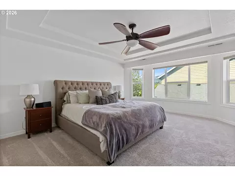 Bedroom - 211 W Hazelnut Dr, Newberg, OR 97132 photo 5 of 6