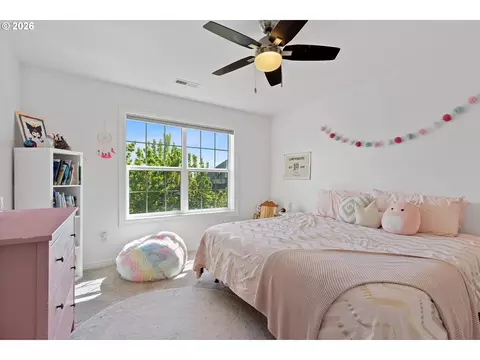 Bedroom - 211 W Hazelnut Dr, Newberg, OR 97132 photo 1 of 6