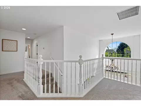 Entry Way - 211 W Hazelnut Dr, Newberg, OR 97132 photo 4 of 4