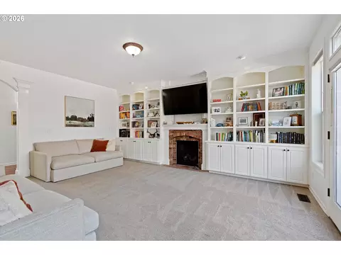 Living - 211 W Hazelnut Dr, Newberg, OR 97132 photo 1 of 3