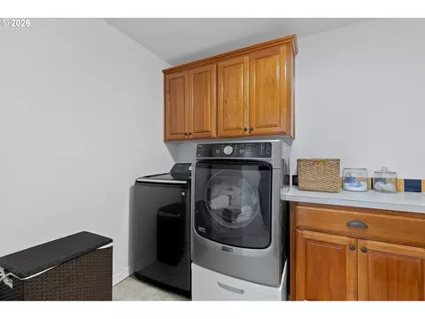 Other - 211 W Hazelnut Dr, Newberg, OR 97132 photo 6 of 10