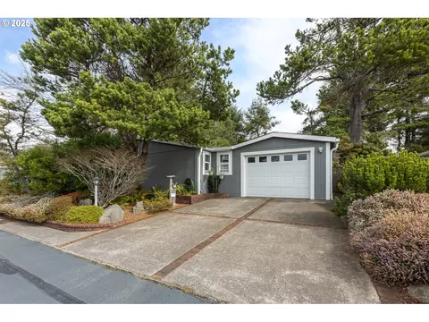 3436 NE Benton St, Newport, OR 97365