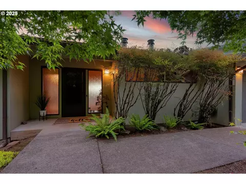 5775 Skyline Dr, West Linn, OR 97068