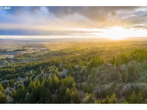 9001 NW Skyline Blvd, Portland, OR 97231