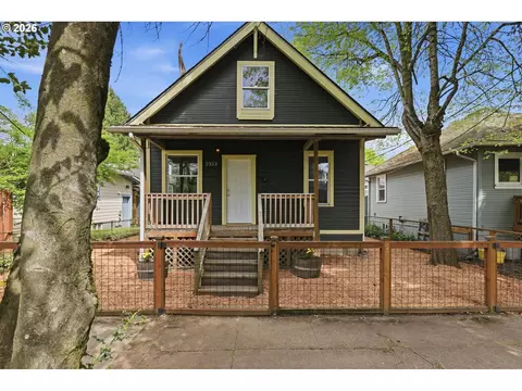 2323 N Terry St, Portland, OR 97217