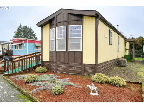2420 NE Hembree St #46, Mcminnville, OR 97128