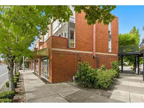 17040 SW Whitley Way #201, Beaverton, OR 97006