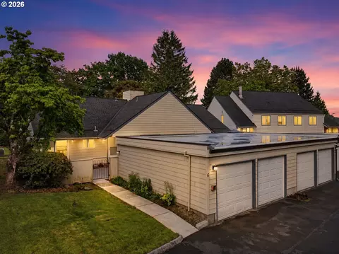 55 NE Village Squire Ave #6, Gresham, OR 97030