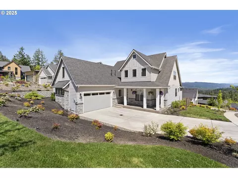 973 S 66th Pl, Springfield, OR 97478