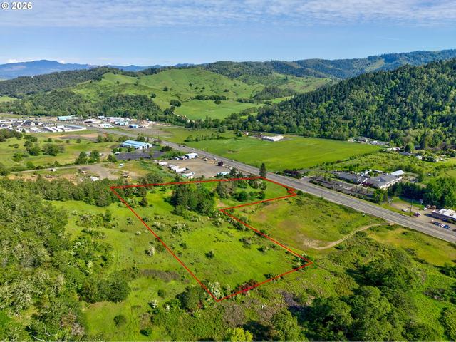 3314 NE Diamond Lake Blvd, Roseburg, OR 97470