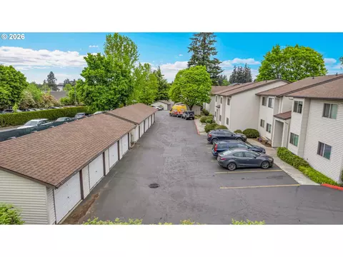 12506 SE Stark St #E, Portland, OR 97233