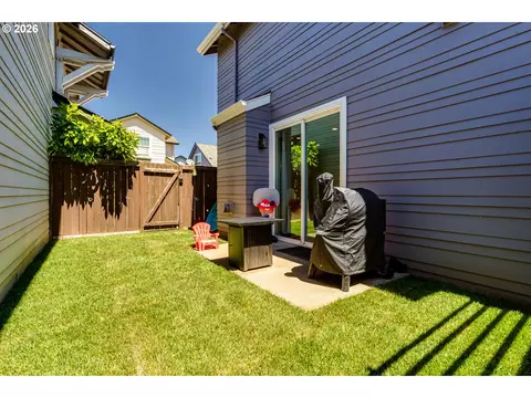 Exterior - 1628 Hamlet Ln, Eugene, OR 97402 photo 6 of 8