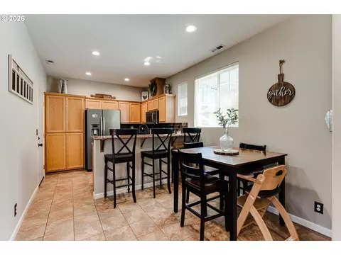 Kitchen - 1628 Hamlet Ln, Eugene, OR 97402 photo 1 of 6