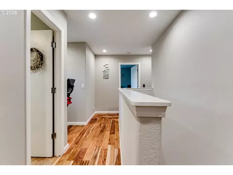 Entry Way - 1628 Hamlet Ln, Eugene, OR 97402 photo 4 of 4