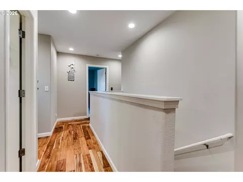 Entry Way - 1628 Hamlet Ln, Eugene, OR 97402 photo 3 of 4