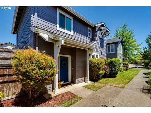 Exterior - 1628 Hamlet Ln, Eugene, OR 97402 photo 2 of 8