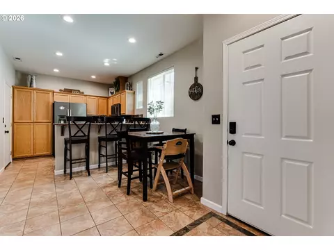 Entry Way - 1628 Hamlet Ln, Eugene, OR 97402 photo 1 of 4