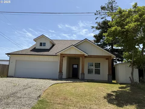 557 11th St, Port Orford, OR 97465