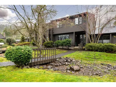 113 Westbrook Way, Eugene, OR 97405