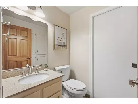 Bath - 2204 Ridgeway Dr, Eugene, OR 97401 photo 1 of 3