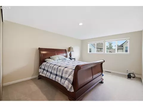 Bedroom - 2204 Ridgeway Dr, Eugene, OR 97401 photo 1 of 5