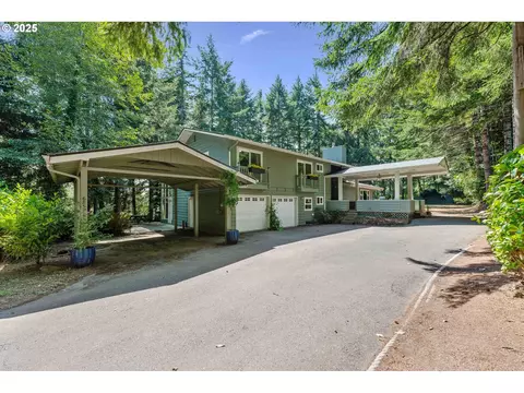 68578 Summit View Dr, North Bend, OR 97459