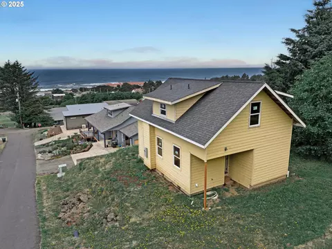 227 Windsong St, Yachats, OR 97498