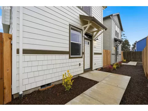 4541 SE 97th Ave, Portland, OR 97266