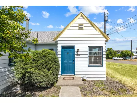 Exterior - 1901 SW Goodwin Ave, Pendleton, OR 97801 photo 1 of 6