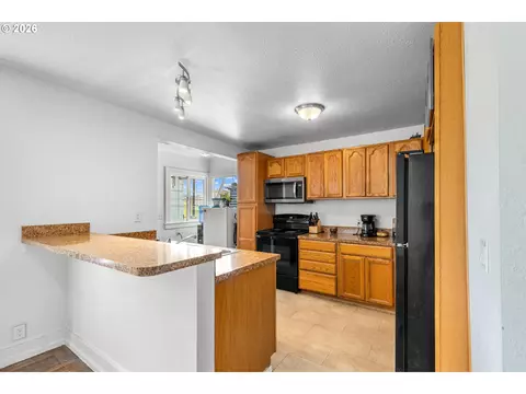 Kitchen - 1901 SW Goodwin Ave, Pendleton, OR 97801 photo 1 of 4