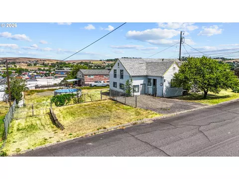 View/Area - 1901 SW Goodwin Ave, Pendleton, OR 97801 photo 1 of 4