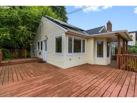 Exterior - 1929 NE Adams St, Camas, WA 98607 photo 3 of 5