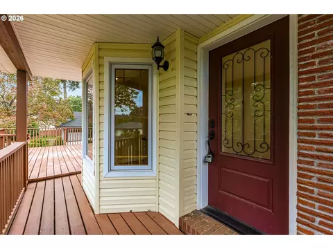 Exterior - 1929 NE Adams St, Camas, WA 98607 photo 2 of 5