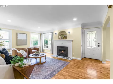 Living - 1929 NE Adams St, Camas, WA 98607 photo 2 of 4