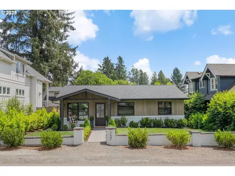 757 4th St, Lake Oswego, OR 97034