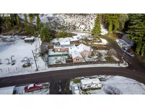 View/Area - 87606 Rice Rd, Mapleton, OR 97453 photo 4 of 4