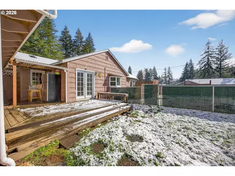Exterior - 87606 Rice Rd, Mapleton, OR 97453 photo 5 of 13