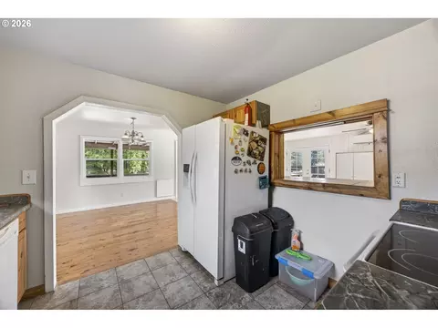 Kitchen - 87606 Rice Rd, Mapleton, OR 97453 photo 3 of 4