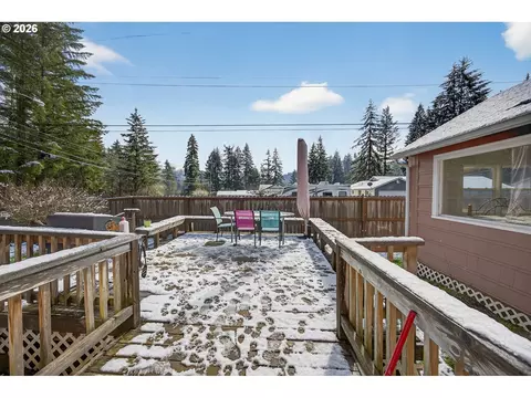 Exterior - 87606 Rice Rd, Mapleton, OR 97453 photo 3 of 13