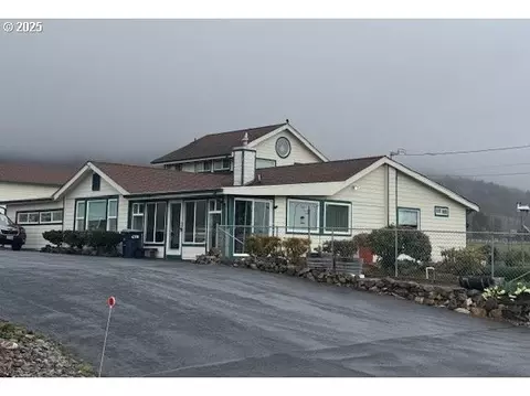 15371 Oceanview Dr, Brookings, OR 97415