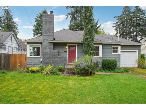 9917 NE Campaign St, Portland, OR 97220