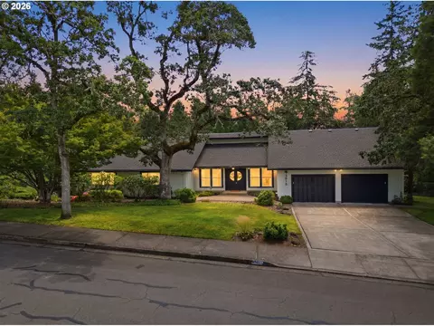 3915 N Shasta Loop, Eugene, OR 97405